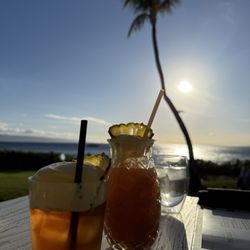 Ulu Kitchen - Mai tai: virgin version on the right.