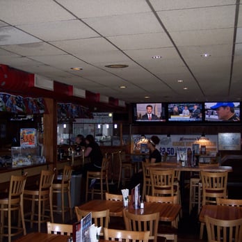 Hoggsbreath - Up stairs sports bar - American Near Me - St Paul, Minnesota
