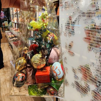 Venchi - Assortment of chocolates, cost around $30 - Chocolatiers & Shops Near Me - New York, New York Venchi - Assortment of chocolates, cost around $30 - Chocolatiers & Shops Near Me - New York, New York