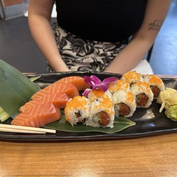 365 Sushi - Salmon sashimi and the spicy tuna roll - Sushi Bars Near Me - Portland, Oregon 365 Sushi - Salmon sashimi and the spicy tuna roll - Sushi Bars Near Me - Portland, Oregon