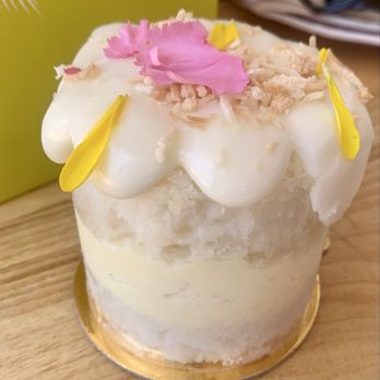 Azucar - Coconut cake ... pretty but too sweet - Bakeries Near Me - Ocean Beach, California
