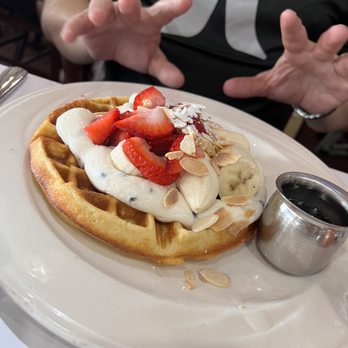 Caffe Luna Rosa - Belgian Waffle with strawberries and bananas - Italian Near Me - Delray Beach, Florida