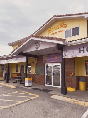 Planet Bee Honey Farm and Honeymoon Meadery by null