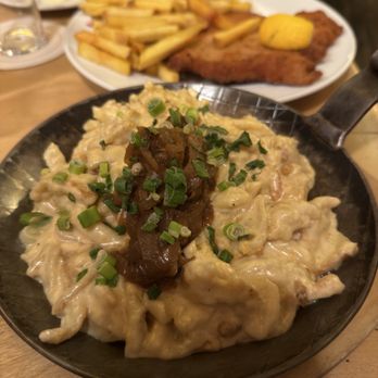 FRÜH am Dom - Spätzle - Beer Garden Near Me - Cologne, NW FRÜH am Dom - Spätzle - Beer Garden Near Me - Cologne, NW