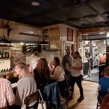 Restaurant Poco - Busy Friday night - New American Near Me - Burlington, Vermont Restaurant Poco - Busy Friday night - New American Near Me - Burlington, Vermont