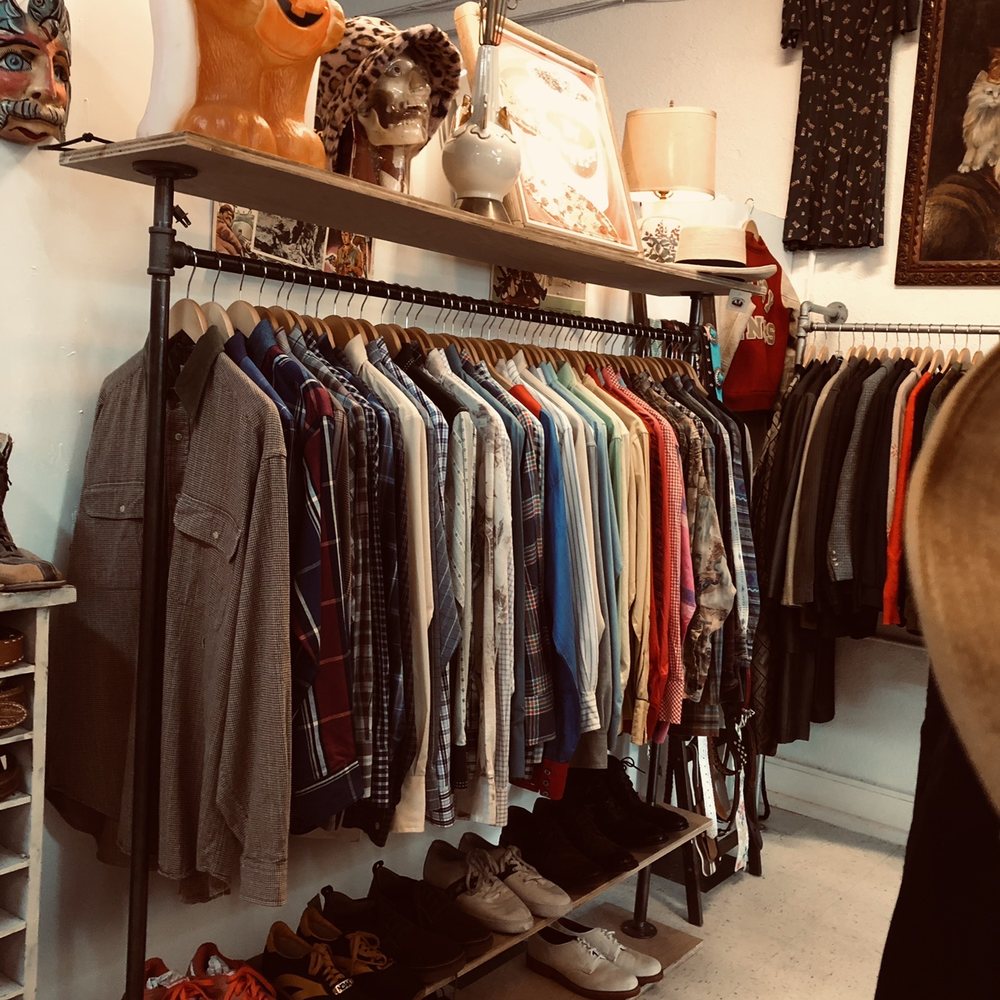 Magic Mirror Vintage Clothing - Women's Clothing Near Me - Lockhart, Texas