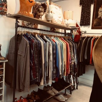 Magic Mirror Vintage Clothing - Women's Clothing Near Me - Lockhart, Texas Magic Mirror Vintage Clothing - Women's Clothing Near Me - Lockhart, Texas