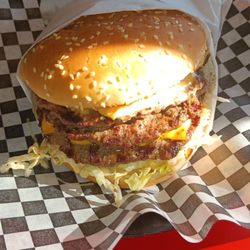 Mikes Burger Grill - Triple cheeseburger