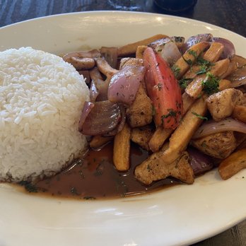 Limeña Peruvian Eatery - Pollo Saltado. Excellent - Peruvian Near Me - Thousand Oaks, California Limeña Peruvian Eatery - Pollo Saltado. Excellent - Peruvian Near Me - Thousand Oaks, California
