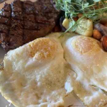 Willows Kitchen & Wine Bar - Steak and eggs! - Wine Bars Near Me - Sedona, Arizona Willows Kitchen & Wine Bar - Steak and eggs! - Wine Bars Near Me - Sedona, Arizona