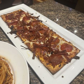 BJ's Restaurant & Brewhouse - Pepperoni Extreme Flatbread - American Near Me - Arcadia, California