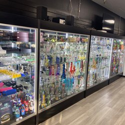 3 Monkey’s Smoke Shop - Glass