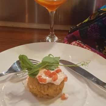 Mongers Market + Kitchen - Paper Plane cocktail and Crabcake (very bad - flavorless and possibly spoiled) - Seafood Near Me - Austin, Texas