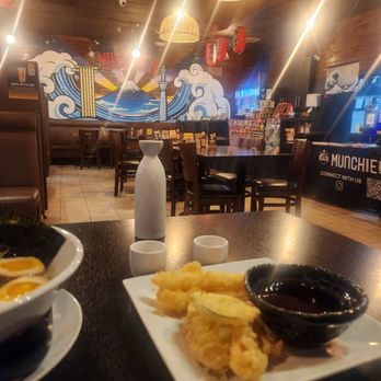 Munchie-Ken - Lovely wall art of Mt Fuji - Ramen Near Me - Fountain Valley, California Munchie-Ken - Lovely wall art of Mt Fuji - Ramen Near Me - Fountain Valley, California
