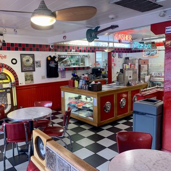 Cakes & Creams - The cashier station and jukebox - Pizza Near Me - Branson, Missouri Cakes & Creams - The cashier station and jukebox - Pizza Near Me - Branson, Missouri