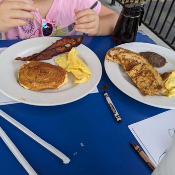 Oscar's Breakfast, Burgers & Brews - Kids pancake breakfast and French toast breakfast. - Breakfast & Brunch Near Me - Barboursville, West Virginia Oscar's Breakfast, Burgers & Brews - Kids pancake breakfast and French toast breakfast. - Breakfast & Brunch Near Me - Barboursville, West Virginia