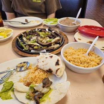 Ruthie's Mexican Restaurant - La Parrilla beef fajitas, yummy!!! Nice & tender & juicy. The best beef fajitas you ever tasted. - Mexican Near Me - San Antonio, Texas
