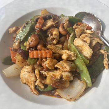 Yes Thai Chicago - Cashew chicken and rice - Thai Near Me - Chicago, Illinois Yes Thai Chicago - Cashew chicken and rice - Thai Near Me - Chicago, Illinois