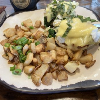 Egg Harbor Cafe - Farmer Market Benedict - Breakfast & Brunch Near Me - Schaumburg, Illinois