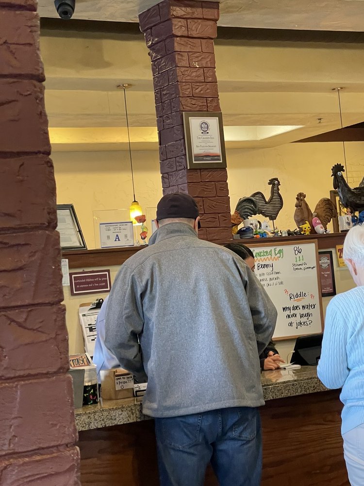 The Cracked Egg - Photo 2