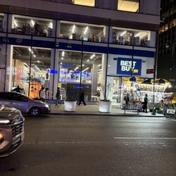 Best Buy Midtown Manhattan 44th and 5th