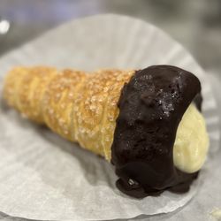 Angelo Brocato - Cream filled Cannocini