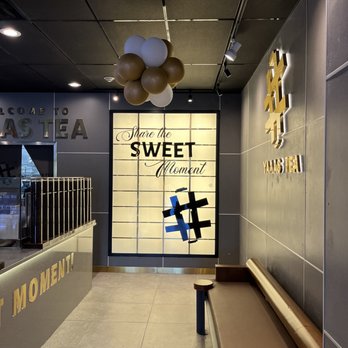 YAAAS TEA-Hauppauge - Interior - Bubble Tea Near Me - Hauppauge, New York