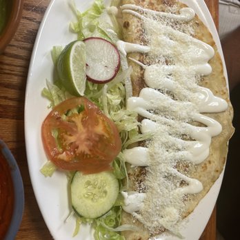 Tacos Los Tigres Del Bronx - Quesadilla de bistec y pollo - Mexican Near Me - The Bronx, New York Tacos Los Tigres Del Bronx - Quesadilla de bistec y pollo - Mexican Near Me - The Bronx, New York