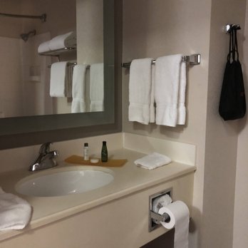 Larkspur Landing - Sunnyvale - basic supplies: one small bottle of hand lotion, one small bottle of hair shampoo, one small bar of soap, two wash clothes, two hand towels. - Hotels Near Me - Sunnyvale, California