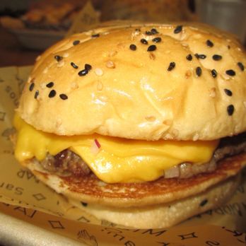 La Birra Bar - Wynwood - Golden Burger - Burgers Near Me - Miami, Florida