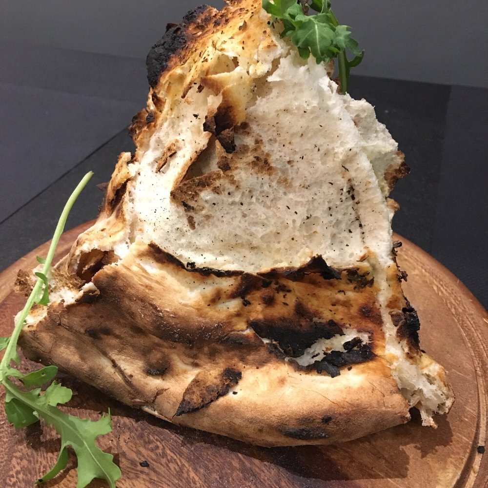 Colors - Complimentary bread during dinner - Pizza Near Me - Venezia, VE