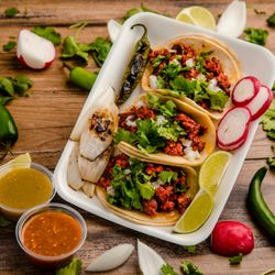 Pinches Tacos - Tacos