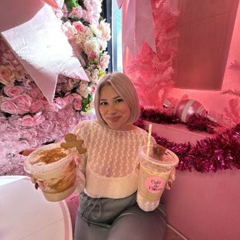 Cafe De Flores - Desserts Near Me - Las Vegas, Nevada Cafe De Flores - Desserts Near Me - Las Vegas, Nevada