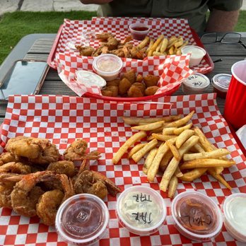 Feeder Streat - Fried shrimp, fries, hushpuppies - Arcades Near Me - New Caney, Texas