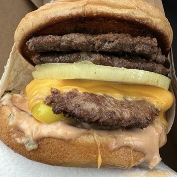 In-N-Out Burger - Chilis on the double double - Burgers Near Me - Perris, California In-N-Out Burger - Chilis on the double double - Burgers Near Me - Perris, California