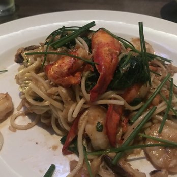 Yard House - Lobster Garlic Noodles - New American Near Me - Northridge, California Yard House - Lobster Garlic Noodles - New American Near Me - Northridge, California