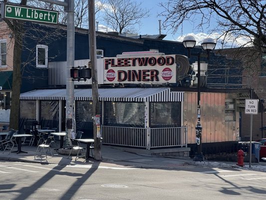 Fleetwood Diner by null
