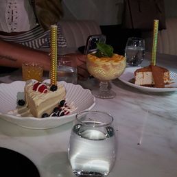 Biscoff cheesecake, lemon cake... Biscoff cheesecake, lemon cake...
