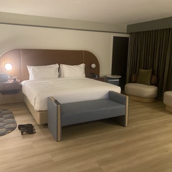 Austin Southpark Hotel - King size room - Hotels Near Me - Austin, Texas Austin Southpark Hotel - King size room - Hotels Near Me - Austin, Texas
