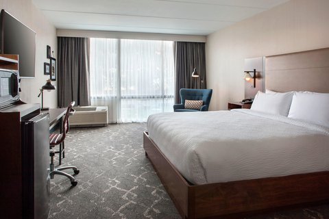 Four Points by Sheraton Philadelphia Northeast