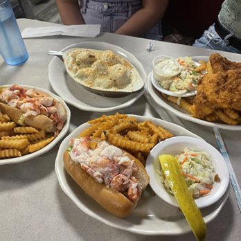 Becky's Diner - American Near Me - Portland, Maine