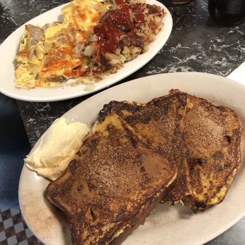 Summit Diner - Omelette with sausage & cheese + cinnamon raisin french toast - Diners Near Me - Summit, New Jersey