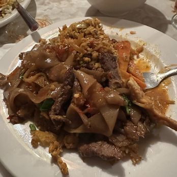 Nopgow Thai Restaurant - Pad see ew - Thai Near Me - Palmdale, California Nopgow Thai Restaurant - Pad see ew - Thai Near Me - Palmdale, California