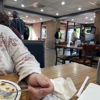 IHOP - Waiting Area for DoorDash and pickups - Breakfast & Brunch Near Me - Randallstown, Maryland