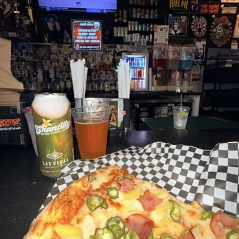 Evel Pie - Hawaiian Maui Wowie Pie - Pizza Near Me - Las Vegas, Nevada Evel Pie - Hawaiian Maui Wowie Pie - Pizza Near Me - Las Vegas, Nevada