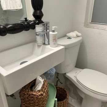 Winslow's Bungalows - No space to put anything in the bathroom. - Hotels Near Me - Key West, Florida Winslow's Bungalows - No space to put anything in the bathroom. - Hotels Near Me - Key West, Florida