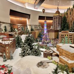 Jingle Rails at the Eiteljorg - Indy skyline