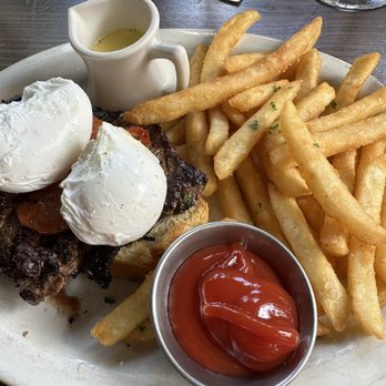 Bunbury - Lomito egg Benedict - Argentine Near Me - Miami, Florida Bunbury - Lomito egg Benedict - Argentine Near Me - Miami, Florida
