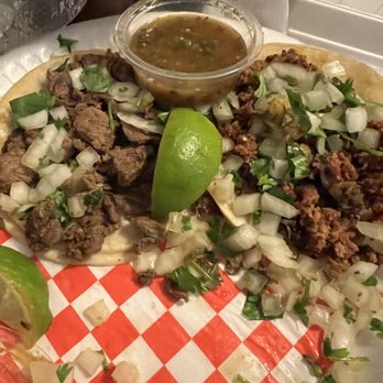 559 Taqueria - Forgot to show the red salsa- which is pretty tasty and has some heat - Tacos Near Me - Clovis, California