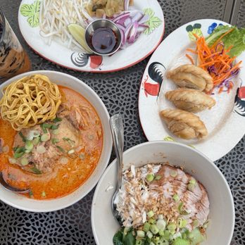Mee Sen Thai Eatery - khao soi gai // ba mhee haeng puuu & mhoo dang (dry) // curry puff - Thai Near Me - Portland, Oregon Mee Sen Thai Eatery - khao soi gai // ba mhee haeng puuu & mhoo dang (dry) // curry puff - Thai Near Me - Portland, Oregon